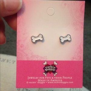 NWT Rockin Doggie Bone earrings