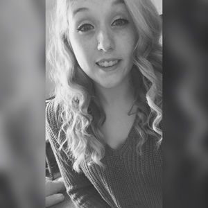 Meet your Posher, Danielle