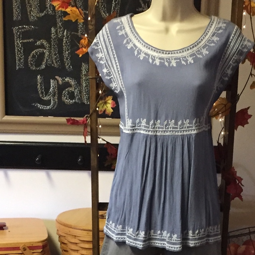 NWT Cap-Sleeve Embroidered Top, S