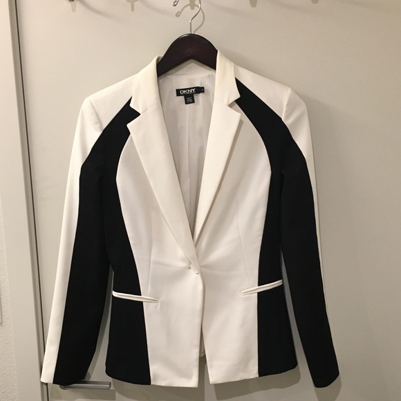 Black and white blazer - Picture 1 of 7