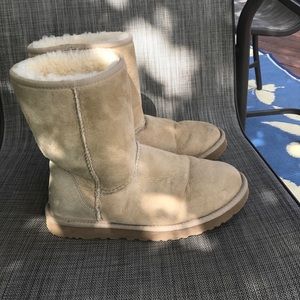 Barely worn sand color Uggs