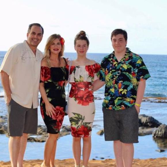 Meet your Posher, Sandy - Picture 1 of 1