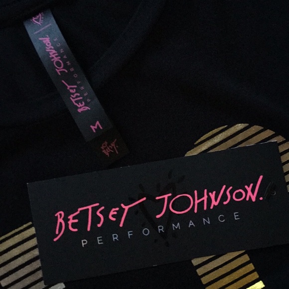 NWT Betsey Johnson Performance Love Muscle Tee - Picture 8 of 8