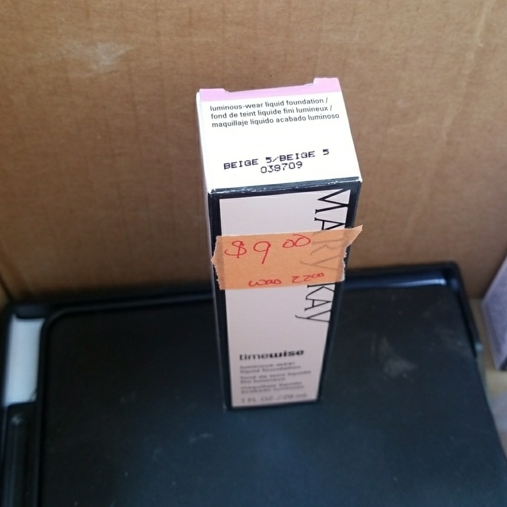 Luminous-wear Foundation