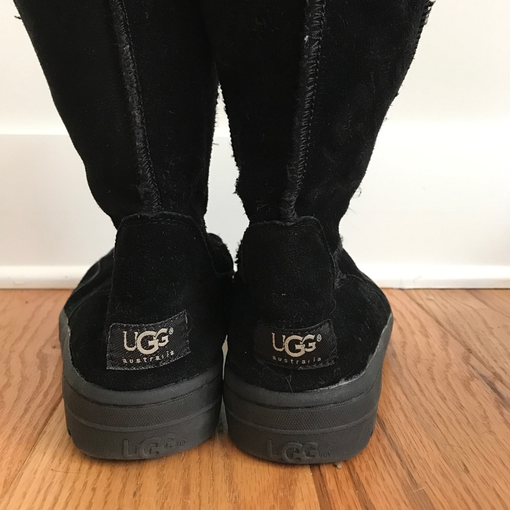 Short UGG boots