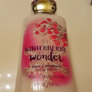 NEW Bath & Body Works Winterberry Wonder Lotion
