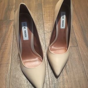 NWOT Nude Steve Madden Heels