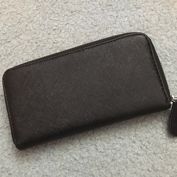 Guess wallet - Picture 2 of 3