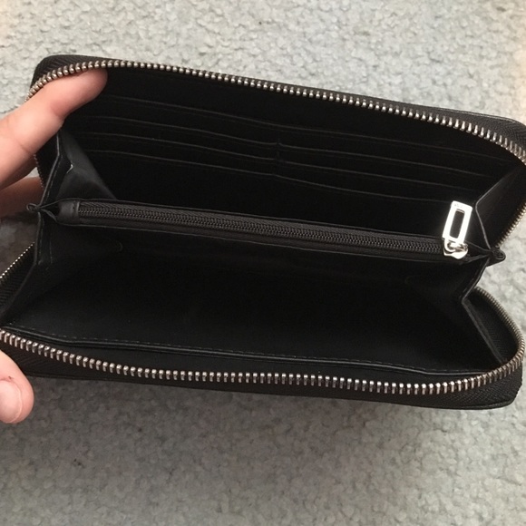 Guess wallet - Picture 3 of 3