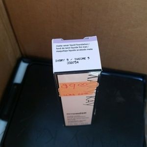 Matte-Wear Foundation