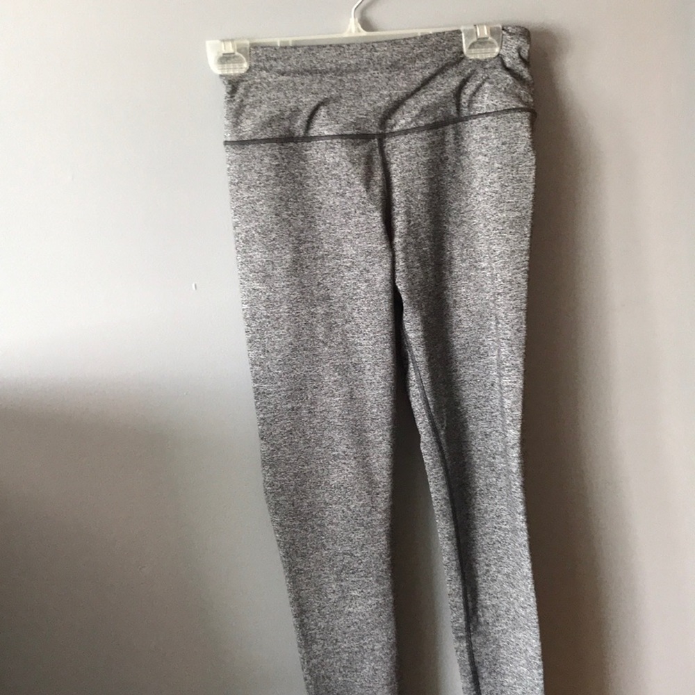 VSX heathered grey leggings!