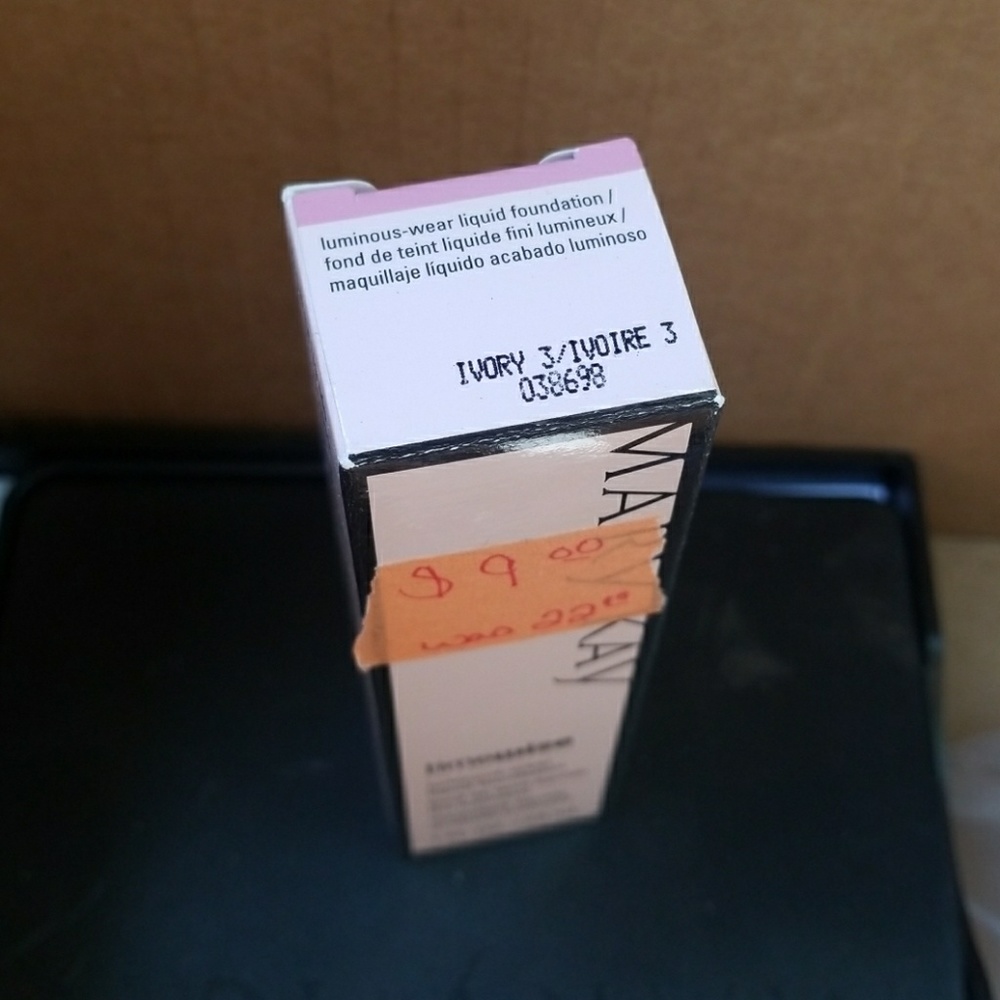 Luminous-wear Foundation