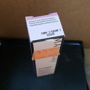 Luminous-wear Foundation