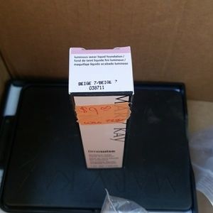 Luminous-wear Foundation