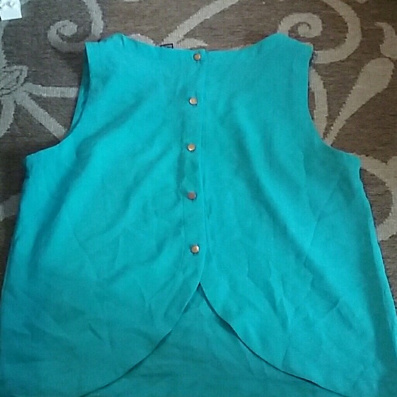 Flowy button down back top - Picture 3 of 3