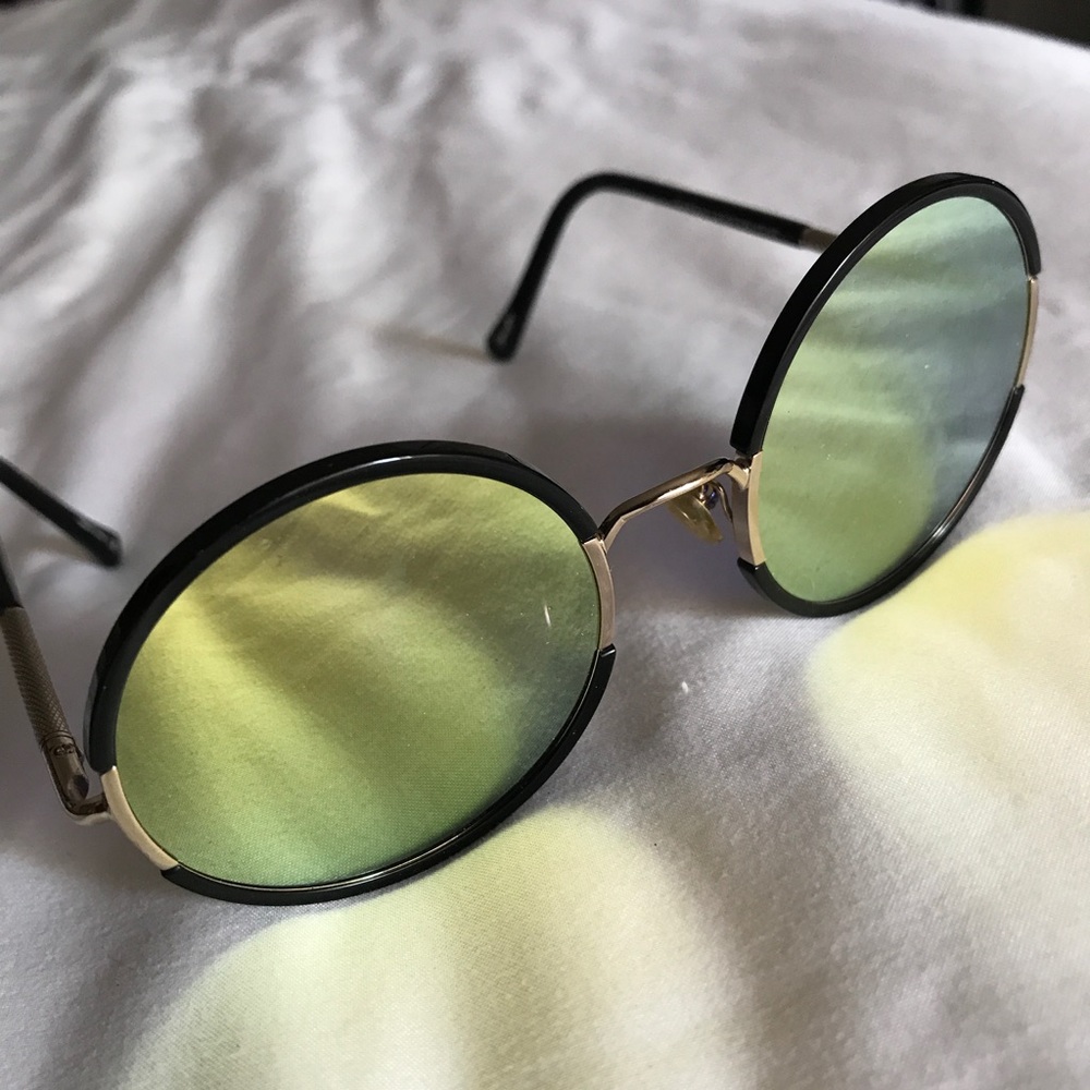 Brand New! Super cute Sunday Somewhere glasses!