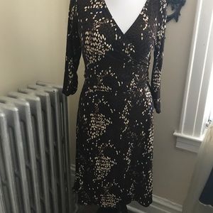 V-neck wrap dress- Laundry by Shelli Segal