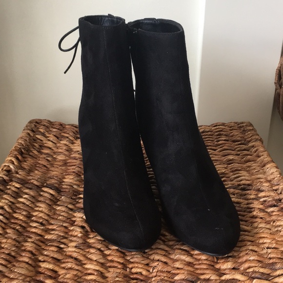 Amazing lace back 3 1/2" wedge heel black booties - Picture 2 of 6