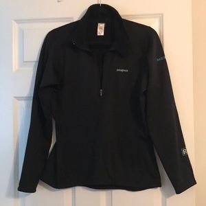 Patagonia half zip size Medium