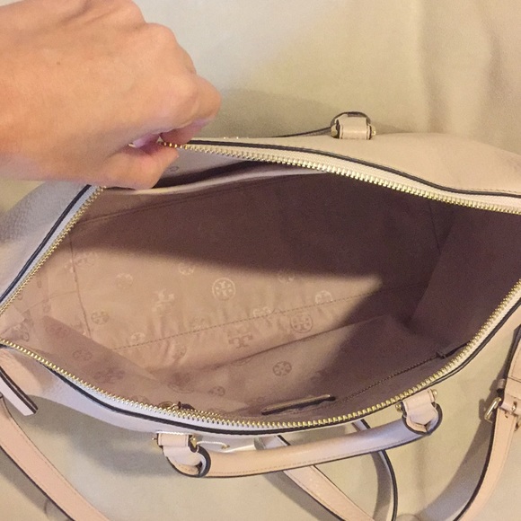 Sold - Picture 3 of 6