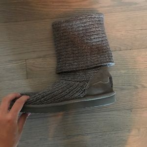 Grey sweater UGGS!