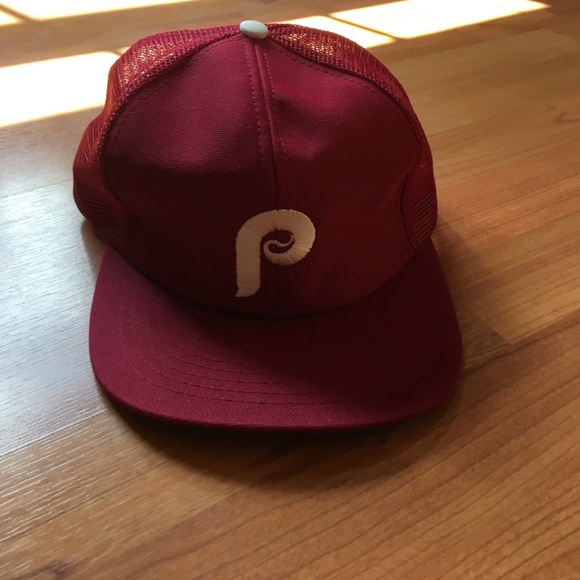 major league baseball Other - Vintage maroon Philadelphia Phillies hat!