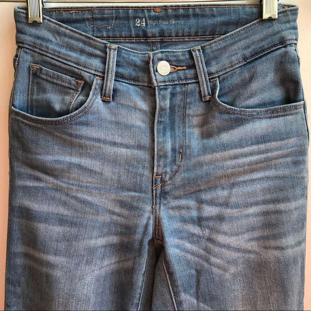 Levi's high waist light wash jeans