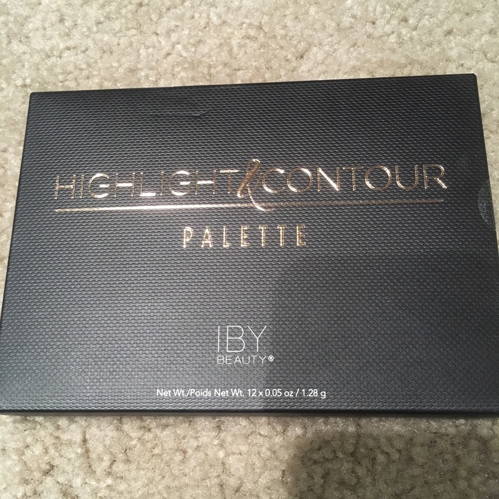 IBY Highlight and Contour Palatte