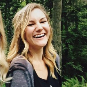 Meet your Posher, Hallie