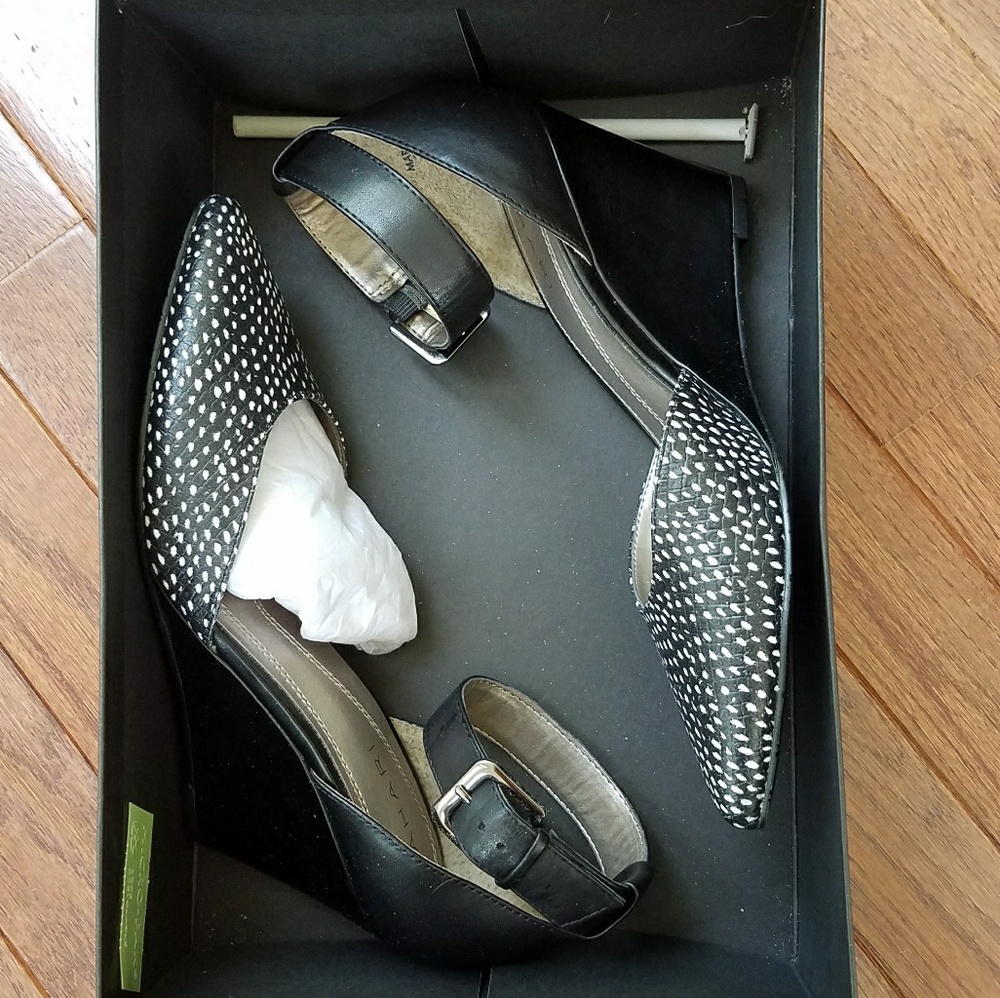 Tahari wedges - Picture 4 of 4