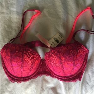 Pink Vicotoroas Secret Push Up Demi 32C