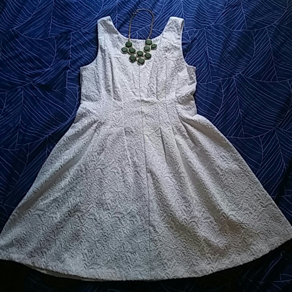 Esley Modcloth White Dress Size Medium