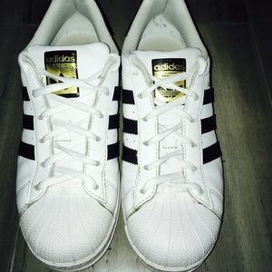 Adidas superstars size 7