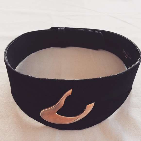 Black belt w/ gold metal accent - Picture 1 of 3