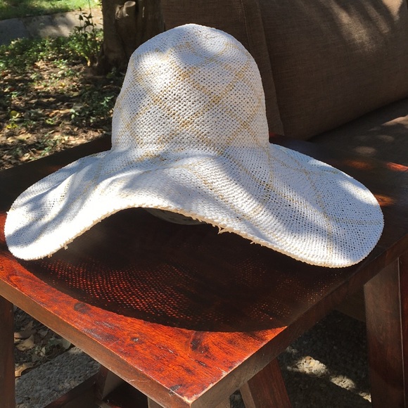 Floppy hat - Picture 2 of 2