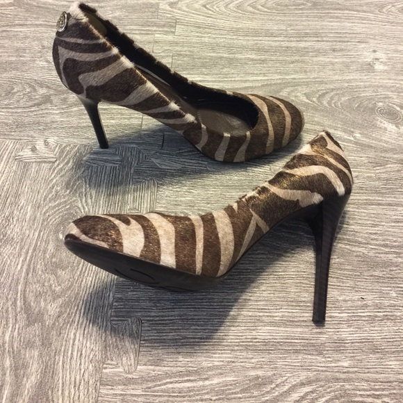 NWOT BCBGeneration Zebra Print Heels - Picture 3 of 3