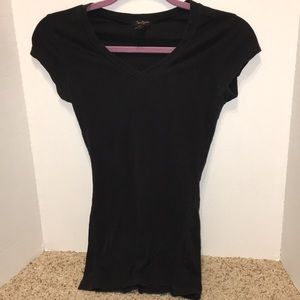 Simple black v neck tee!