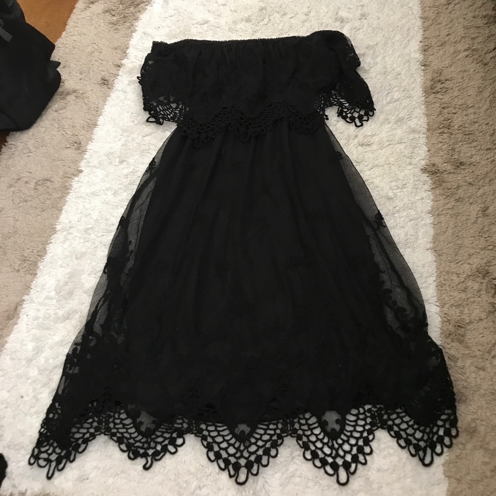 Black lace dress