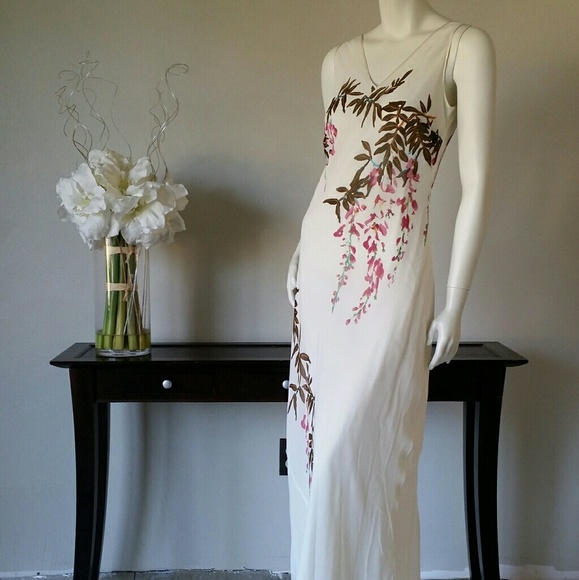 Bloomingdale's Dresses & Skirts - Bloomingdale's Ivory Silk floral design dress