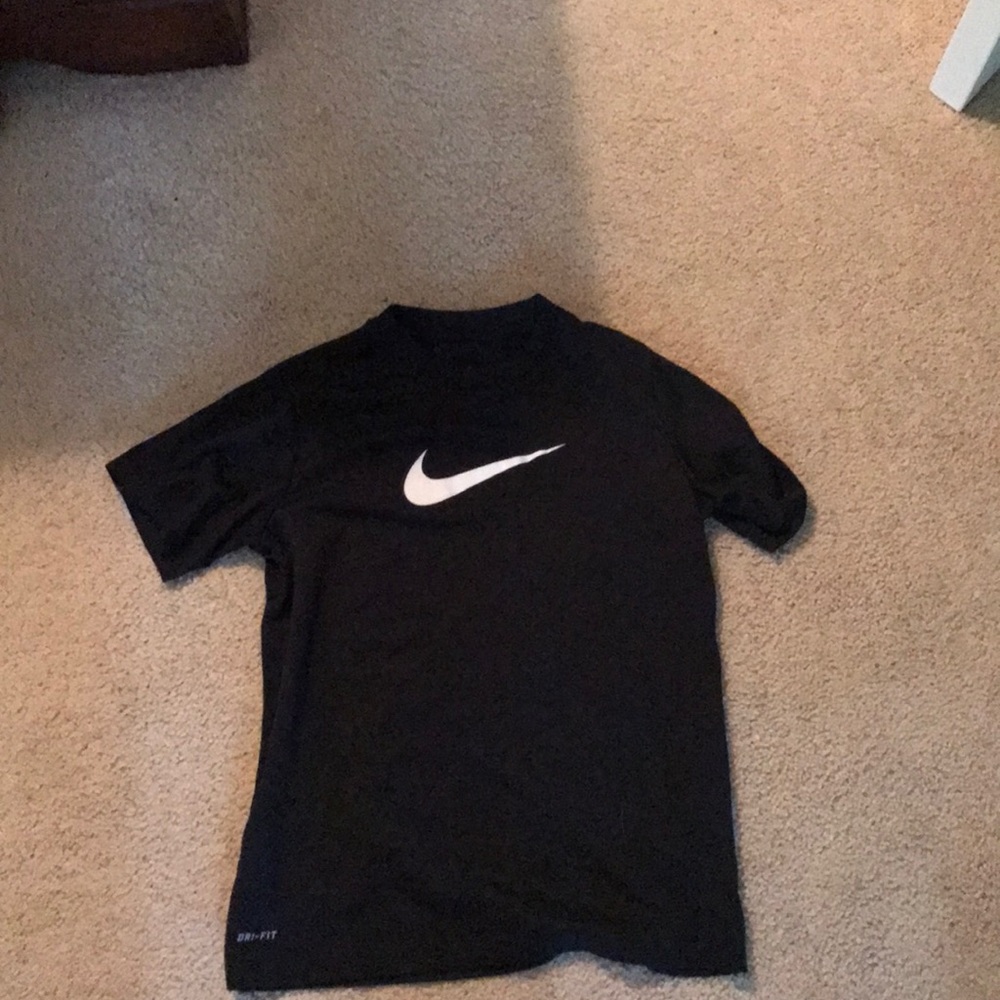 Id#56 Nike sm boys tshirt