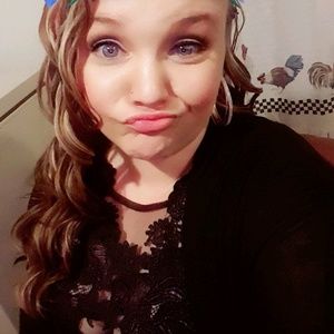 Meet your Posher, Christina