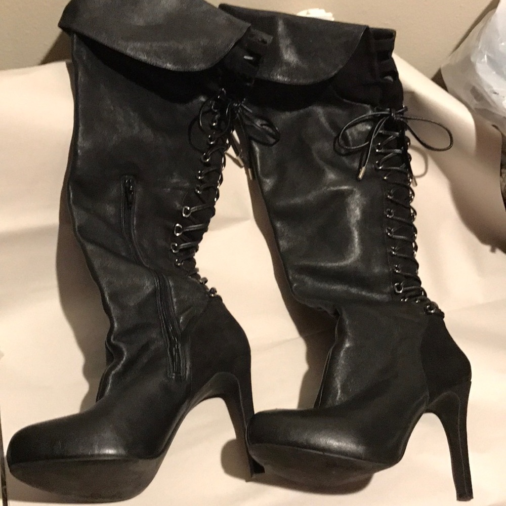 Jessica Simpson platform heeled boots size 8