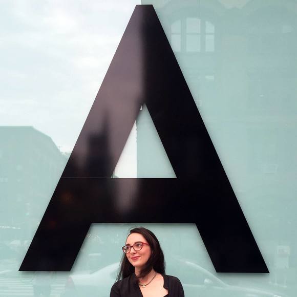 Meet your Posher, Anna - Picture 1 of 3