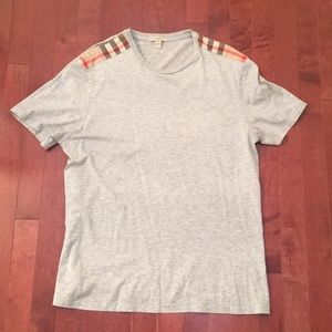 Burberry Men's Tshirt in Gray