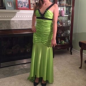Formal High Low Lime Green/Black