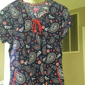 Scrub top size medium