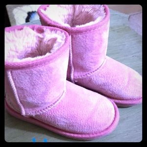 Toddler size 11 EUC. Worn twice.