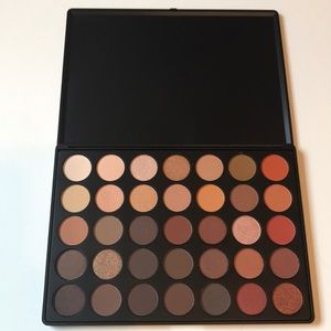 Brand new with packaging Morphe 350 palette