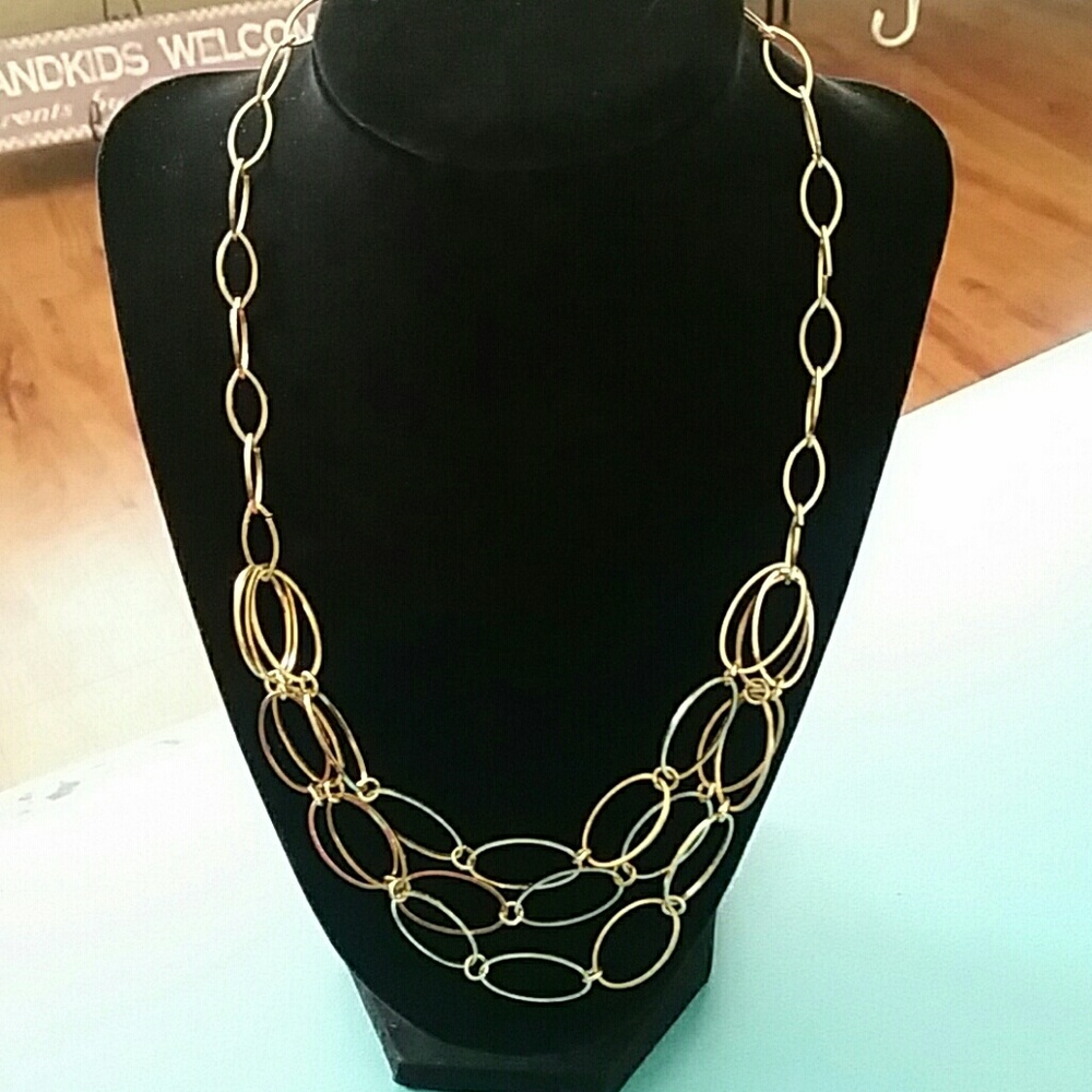 Gold Oval Shapes Necklace NWOT