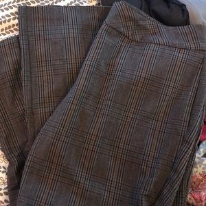 LIKE NEW AVENUE CAREER PANTS!! ✨💛✨💛